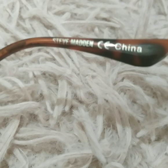 Sreve Madden Sunglasses - Picture 3 of 3